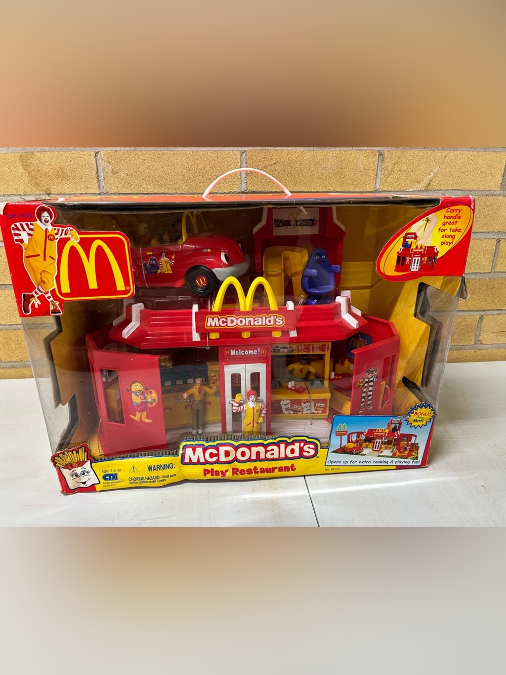 VTG 2003 McDonalds Play Restaurant Playset Drive Thru & Family Ronald New - READ